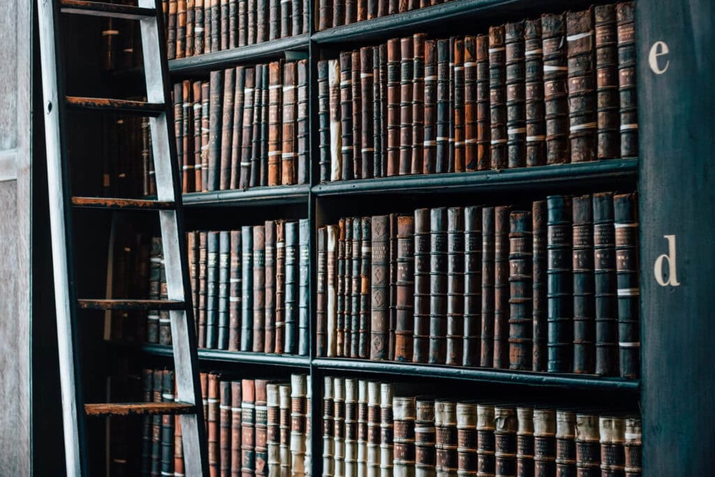 Letselschade advocaat boekenkast wetboeken